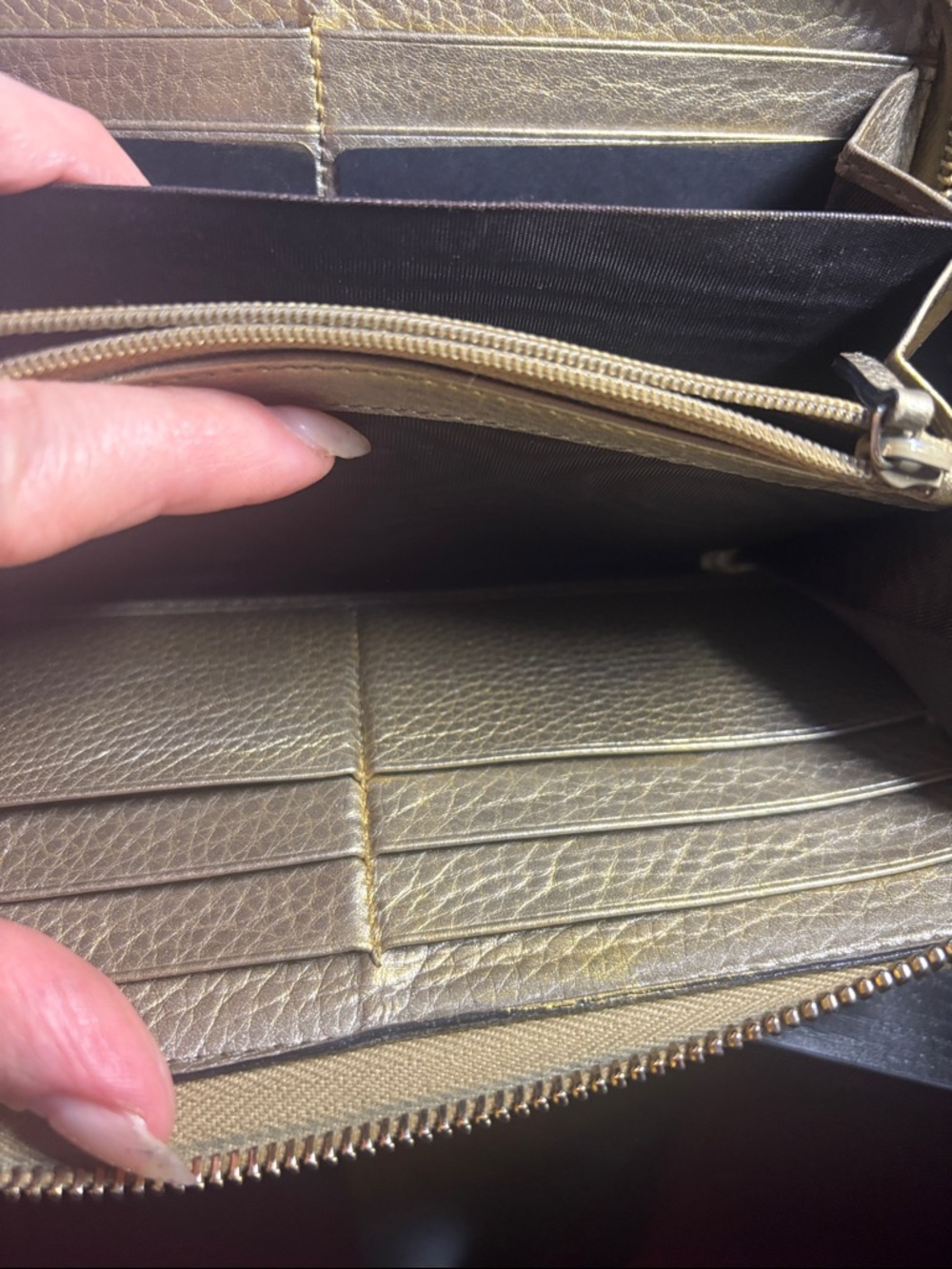 Gucci Gold Leather Zip-Around Wallet with Tassel - Picture 5 of 17